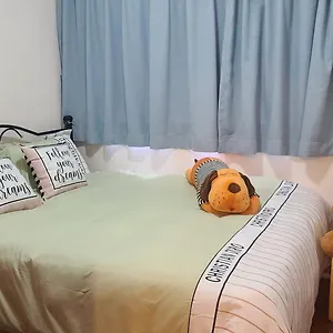 招待所 长荣, 香港