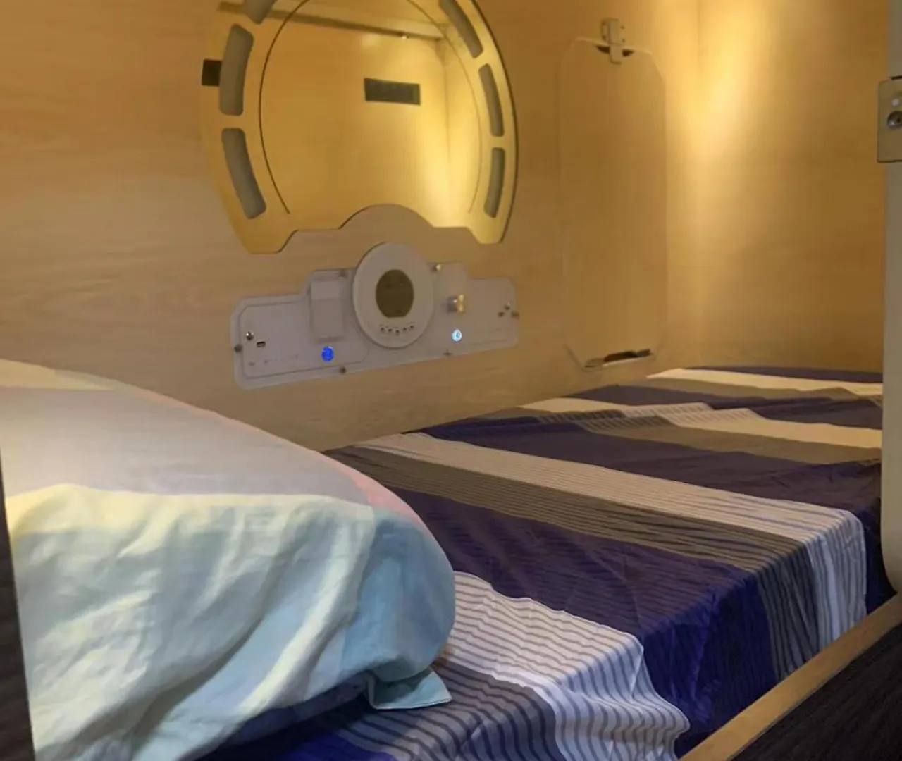 Sleep Cubee Hostel 香港 カプセルホテル