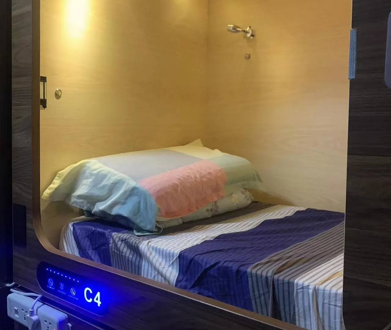 Sleep Cubee Hostel 香港