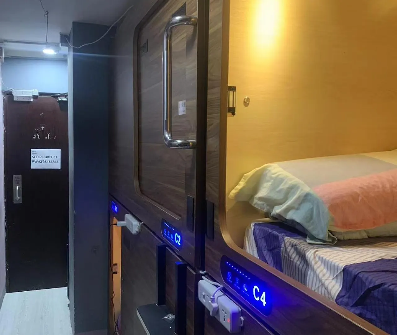 カプセルホテル Sleep Cubee Hostel 香港